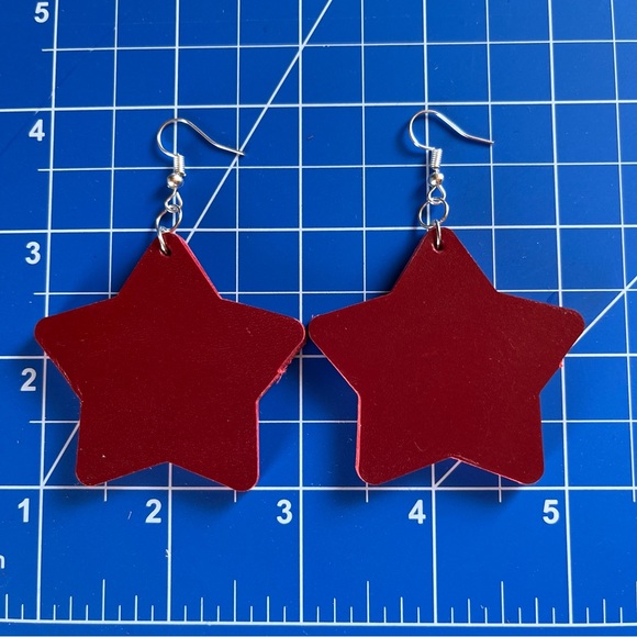 Star Leather Red Oversized Earrings Artist handmade Created by Kuratorkelli - Picture 4 of 13